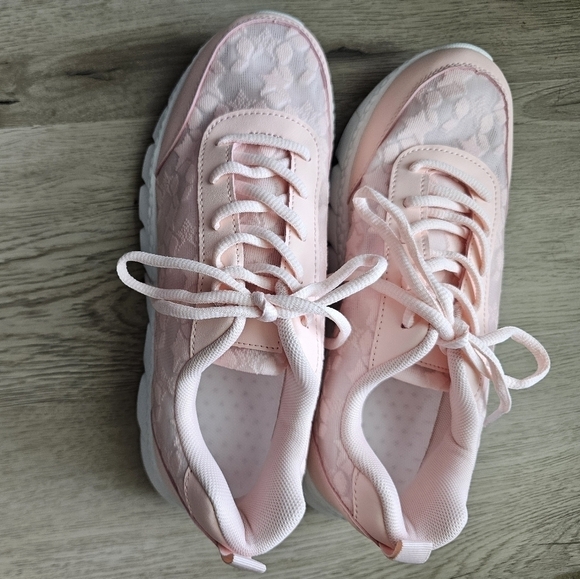 NEW Peach Walking Shoes w decorative mesh size 9 - Picture 4 of 10